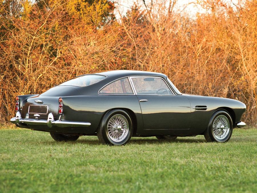  Aston Martin DB4 (Series IV) 1961 года  (UK) (фото 15 из 23)